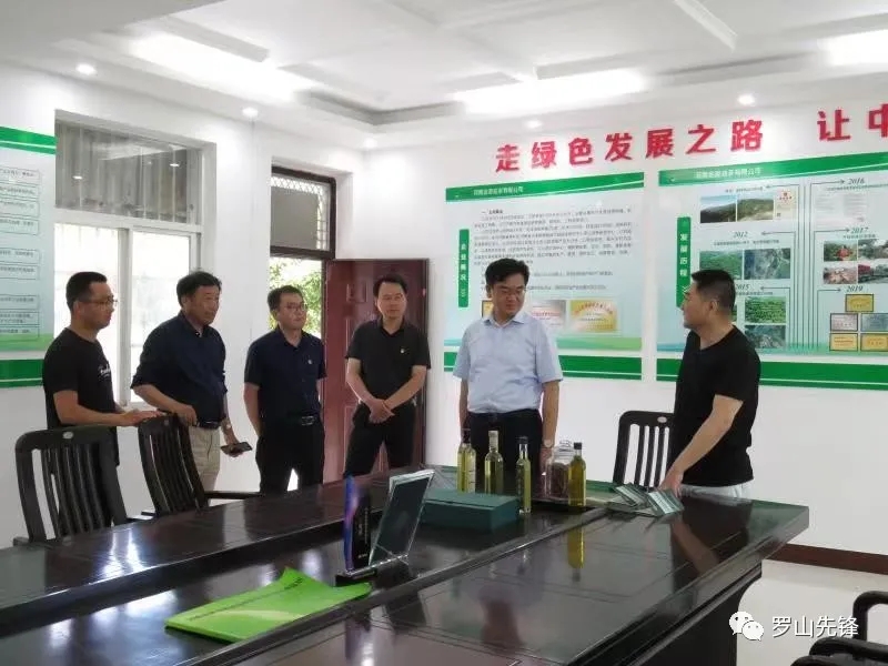 縣委常委、組織部長(zhǎng)余道銀到山店鄉(xiāng)調(diào)研